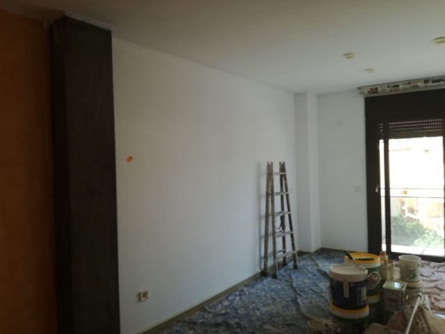 El antes y el después de pintar un piso