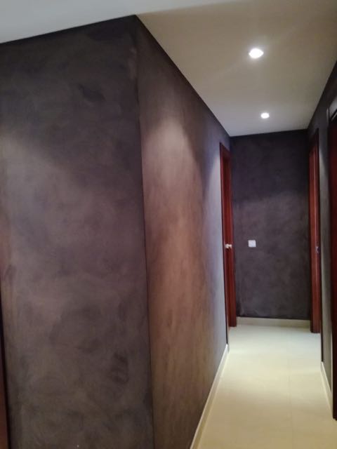 El antes y el después de pintar un piso