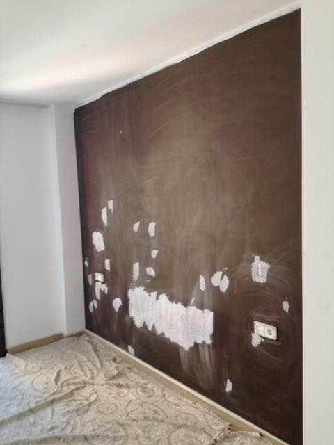 El antes y el después de pintar un piso