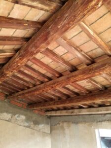 Trabajos de restauración en madera